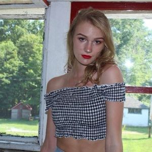 Meet your Posher, Madi